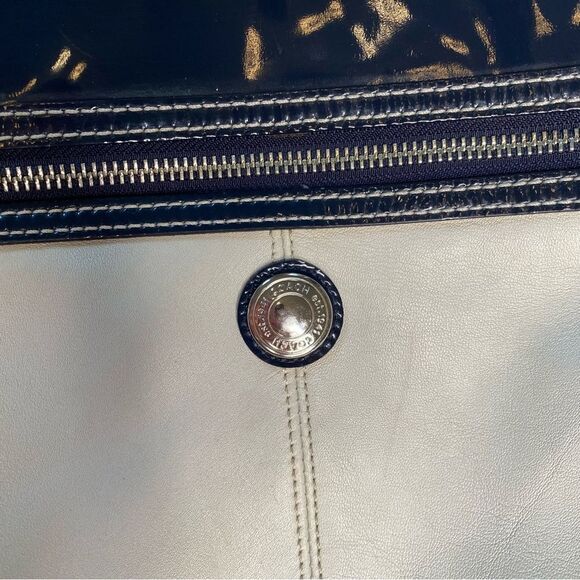 COACH Y2K Era Laura Hobo Style Cream Leather and Navy Patent Trim Handbag - Picture 11 of 16
